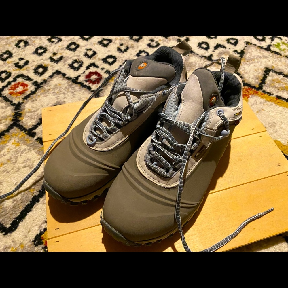 Merrell shoes… good shape